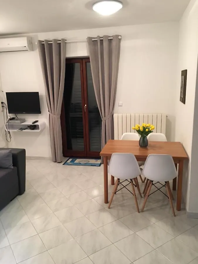 Nela Apartment Rabac 0*,  Kroatien